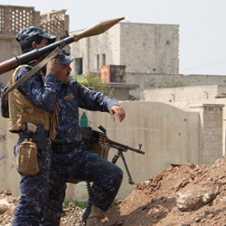Иракские военные отбили у боевиков два района в западном Мосуле