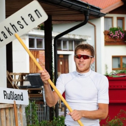 Казахстанский спортсмен, пострадавший от укуса клеща, отправился на лечение в Китай (ВИДЕО)