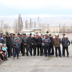 ВИДЕО - "Садыр Жапаров камалгандан бери айылга бомба түшкөнсүп кайтарасыңар да"