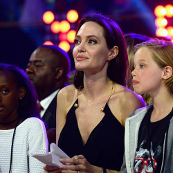 Анжелина менен Женнифер жазгы депрессиядан арылууга жардам беришет