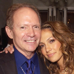 Женнифер Лопес карызга баткан атасына эмнеге жардам бергиси келбейт?