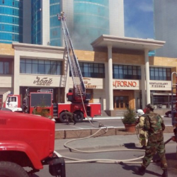 Пожар начался в центре Астаны (ВИДЕО)