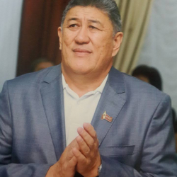 Жазуучу Чолпонбек Абыкеевдин Жогорку Кеңештин депутаттарына ачуу чаңырыгы...