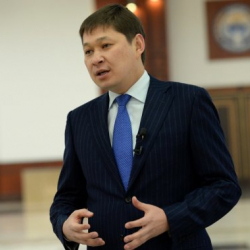 С.Исаков раскритиковал Отунбаеву: Выступая против проекта «Таза коом», она выступает против будушего страны