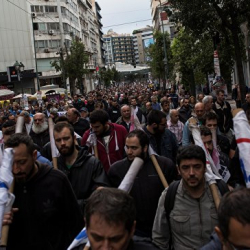 На антиправительственные демонстрации в Афинах вышли 15 тысяч человек