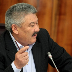 Азимбек Бекназаров: "23-май күнү паспорттогу маселе каралат"