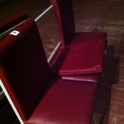 СҮРӨТ - Кожомкул атындагы спорт сарайындагы СССРдан калган калдыктар…