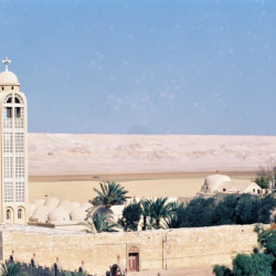 Египеттеги зыяратчыларга кол салуу үчүн ИМ тобу жоопкерчилик алды