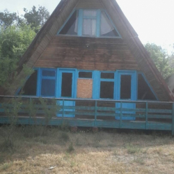 На Иссык-Куле сгорел коттедж супруги экс-депутата Жогорку Кенеша Р.Жээнбекова