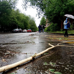 Москва выплатит семьям погибших от урагана по 1 млн рублей