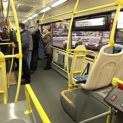 Пассажира автобуса убили за отказ уступить место бабушке