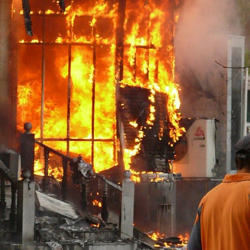 Депутат журналист Бабакуловдун макаласына баа берүүнү талап кылды