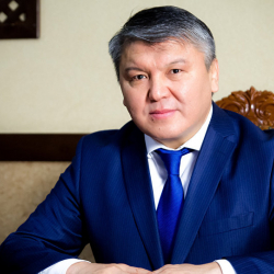 Министр Арзыбек Кожошев на встрече в ОшГУ призвал студентов быть амбициозными