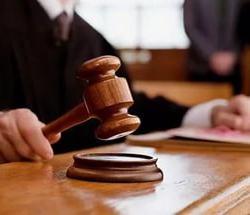 Экс-депутат айымдар соттошууда