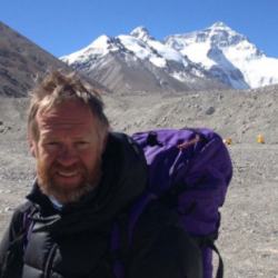 Умирающий от рака британец покорил Эверест