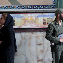 Иран парламентинде атышуу болду 