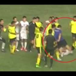 Өзбекстанда футболчулар ортосунда болуп өткөн массалык мушташ интернетке жарыяланды - ВИДЕО