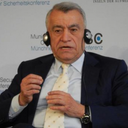 Азербайжандык министр Стамбулда каза болду