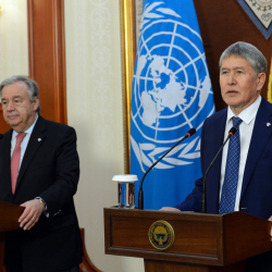 Президент Алмазбек Атамбаев менен БУУнун Баш катчысы Антониу Гутерреш басма сөзгө билдирүү жасашты