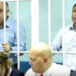 Текебаевдин соту ачык делгени менен айрым журналисттер сыртта калды