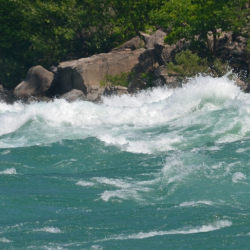 Базар-Коргон районунда аял аттан кулап сууга агып кетти
