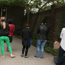 Саатына 150 миң акчага кызмат көрсөткөн кыздар кармалды