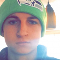 АКШда 20 жаштагы жигит сүйүктүүсүнөн келген смс билдирүүдөн кийин каза болду