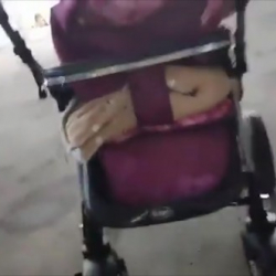 Бишкекте унаа жууган айымдын баласын айдоочулар кезектешип карашат 