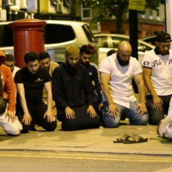Фургон врезался в толпу у мечети на севере Лондона: один погибший