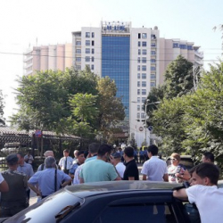 Бишкекте Ак-Кеме отелинде рейдердик басып алуу жүрүүдө