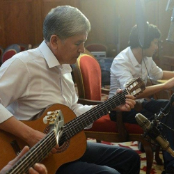 Аташкабыздын алгачкы "Судьбе назло" аталышындагы альбому чыгып Россияда сатыкка койулду