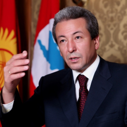 Адахан Мадумаров: “Мен президент болуп калсам Кыргызстандын аскерлеринин Сириядагы согушка катышуусуна жол бербейм”