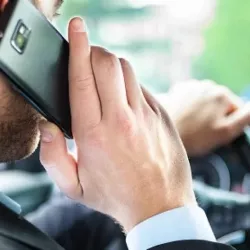 ФОТО - Создан сотовый телефон, работающий без батареи