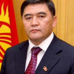 Ташиев Турсунбековго 50 миң сом төлөп берди