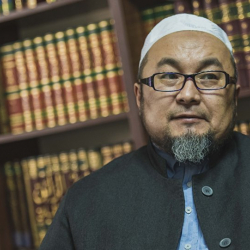 Чубак Ажы Жалилов, дин аалымы: “Шайлоо күрөөсүн 10 млн.сомго көтөрүү керек, болбосо катынын бага албагандар да президент болом деп чыгат”