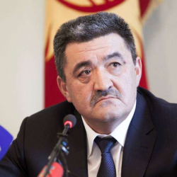Алакандай Бишкектин карын тазалай албай жатып, кайсы арына премьер министр болот кокуй
