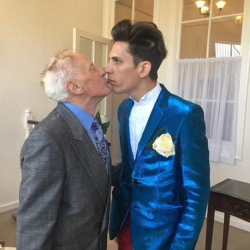 79-летний священник остался на улице продав дом, чтобы купить квартиру 24-летнему мужу