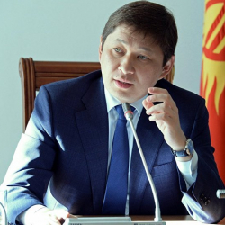 Сапар Исаков Бишкек-Нарын-Торугарт унаа жолунун абалынын начарлашы боюнча текшерүү жүргүзүүнү тапшырды