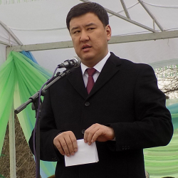 Кыянбектен кыйкым издегендер кимдер?