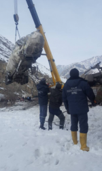 Чычкан суусуна түшүп кеткен күйүүчү май ташыган унаа суудан чыгарылды