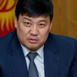 Бакыт Төрөбаев, ЖК депутаты: “Шнос”, “Газпром”,  “Cola-Cola” компанияларынын салык төлөмдөрү түшүп кеткен”