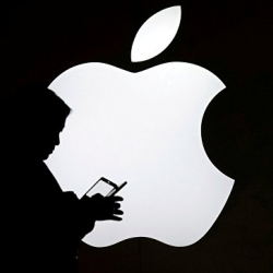 СМИ: в США начали расследование против Apple после скандала с батареями