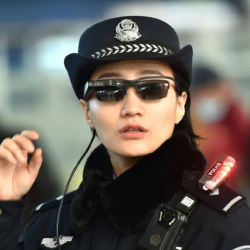 Кытай полициясы кылмышкерлерди "акылдуу" көзайнектердин жардамы менен кармай баштады