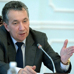 Cреди 6 миллионов кыргызстанцев не нашелся, более полезный чем Фарид Ниязов?