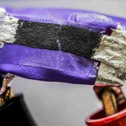 Изобретена умная салфетка, которая следит за здоровьем