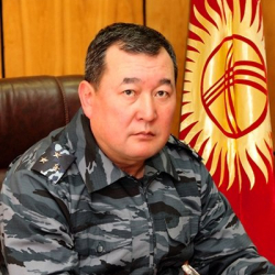 Капар Батырканов бийликтен кызмат күтүп, эшик каккылап жүрү… 