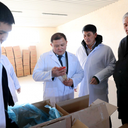 Tөрага Дастанбек Жумабеков Каракол шаарындагы “Ала-Тоо-Сүт” кооперативдик ишканасына барды