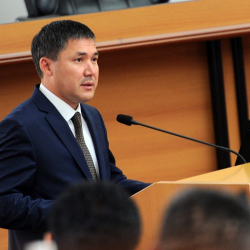 Ден соолукту жакшы караныз, Даир мырза… Кенекеев менен Жапаровго ден- соолук тилейбиз!