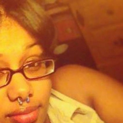 17 жаштагы эне баласын өлүк бойдон баштыгына салып алып, дүкөндөрдө ич кийим тандап жүргөн