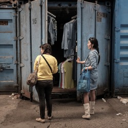 Санитардык көзөмөл департаменти текстиль саткан базарларды текшерет